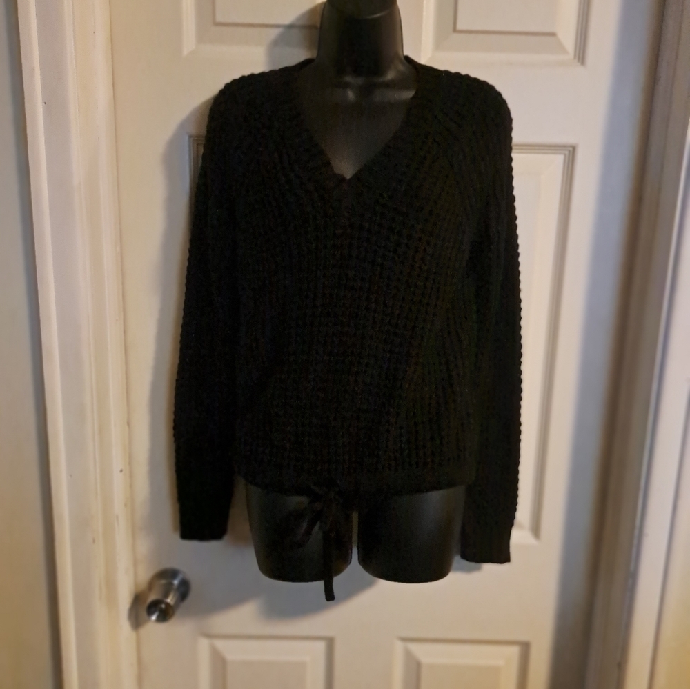 No boundaries black chunky knit sweater draw string at the waist size medium